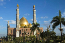 Masjid Kubah Emas Depok...