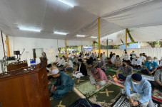 Salat Ied di Tenda At...