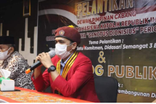 Bantai 4 Orang Petani,...