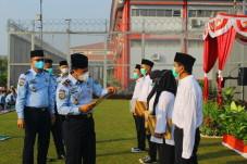 Lapas Cikarang Berikan...
