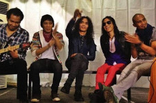 Tagar Slank Penipu Trending...