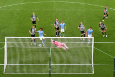 Tujuh Gol Warnai Duel...
