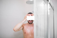 Tamu Hotel Direkam saat...