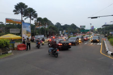 One Way Hampir 5 Jam,...