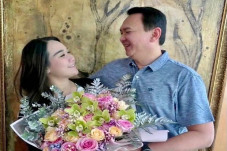Istri Ulang Tahun Hari...