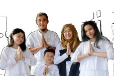 Tahun Ini, Okie Agustina...