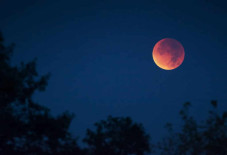 Gerhana Bulan Total...