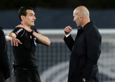 Zinedine Zidane Enggan...