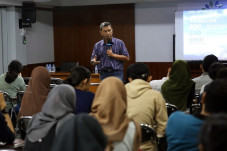 Bantu Siswa di Daerah...