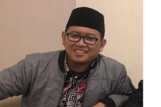 Naikkan Standar Keilmuan,...