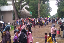 Puncak Liburan, Ribuan...