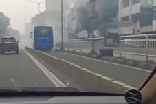 Bus Transjakarta Terbakar...