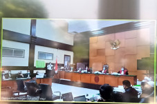 Dikebut, Sidang Pembacaan...