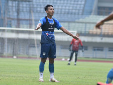 Beckham Pertanyakan...
