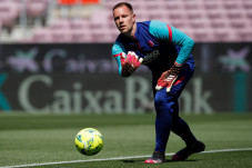Ter Stegen Batal Bela...