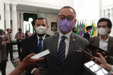 Hadiri Pelantikan Bupati-Wakil...