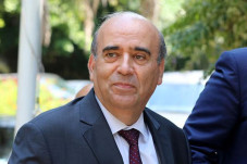 Menlu Lebanon Secara...