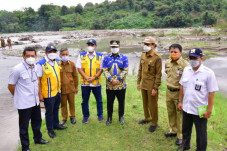 Plt Gubernur Tinjau...
