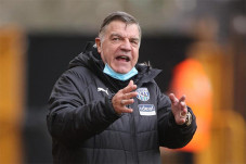 Sam Allardyce Tinggalkan...
