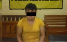 Nyamar Jadi Perempuan,...