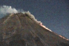 Kamis Pagi Merapi Beri...