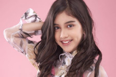 Rilis Debut Single,...