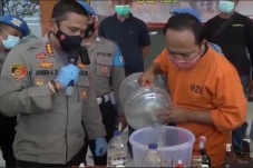 Racik dan Oplos Miras...