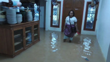Diguyur Hujan Deras,...