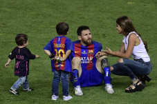 Messi Punya Geng Orang...