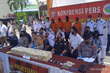 Bongkar Jaringan Penyelundupan...
