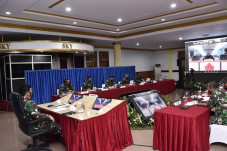 Panglima TNI Pimpin...
