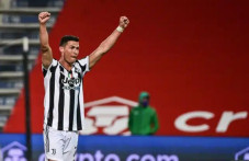 Ronaldo Pemain Pertama...
