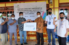 PLN Salurkan TJSL untuk...