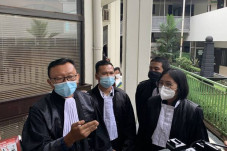 Pengacara Jelaskan Beda...