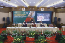 Hingga Maret, Pendapatan...