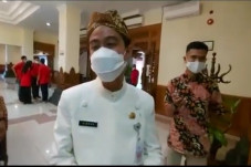 Beredar Suara Telepon...