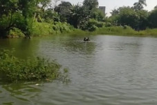 Sebelum Jatuh, Helikopter...