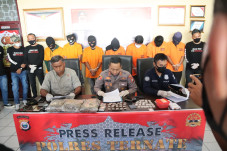 Simpan 26 Paket Sabu,...