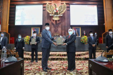 Pemprov Jatim Raih Opini...