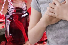 Minuman Berwarna Merah...