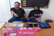 Parah, Suami Istri di...