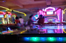 Pandemi COVID-19, Warga...
