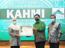 KAHMI Jatim Beri Award...