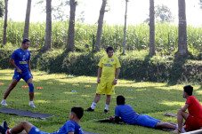 Latihan Intens Arema...