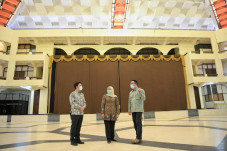 Diantar Khofifah, Ridwan...
