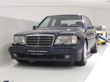 Mercedes-Benz 500E W124,...