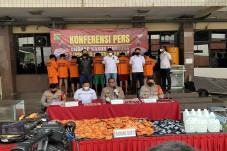 Polisi Cokok 9 Tersangka...