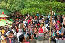 Liburan, Masyarakat...