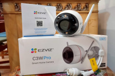 Review EZVIZ C3W Pro,...