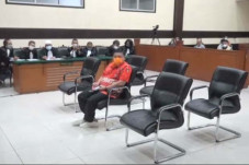 Dianggap Ikut Sebar...